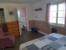 Miners Bay Lodge