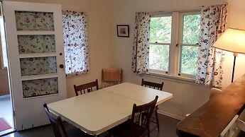 Miners Bay Lodge