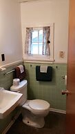 Miners Bay Lodge