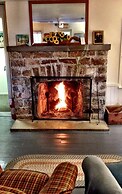 Miners Bay Lodge