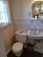 Miners Bay Lodge