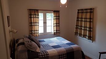 Miners Bay Lodge