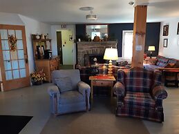 Miners Bay Lodge