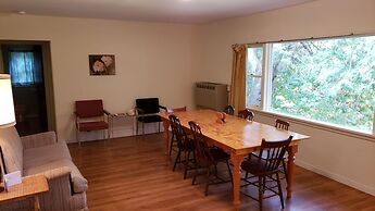 Miners Bay Lodge