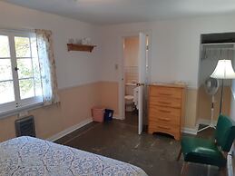 Miners Bay Lodge