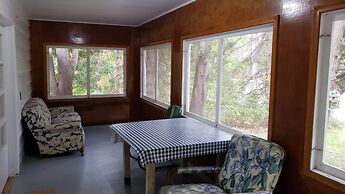 Miners Bay Lodge