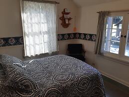 Miners Bay Lodge