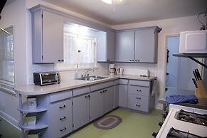 Miners Bay Lodge