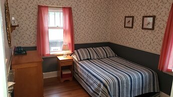 Miners Bay Lodge