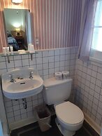 Miners Bay Lodge
