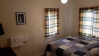 Miners Bay Lodge