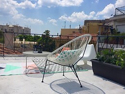 Live Life Plaka