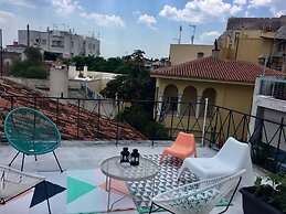 Live Life Plaka