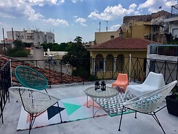 Live Life Plaka