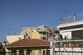 Live Life Plaka