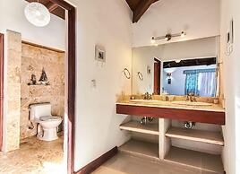 Onyx Aparta Hotel