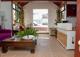 Onyx Aparta Hotel
