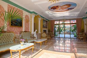 Venera & Anastasia Palace Apartments