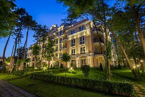 Venera & Anastasia Palace Apartments