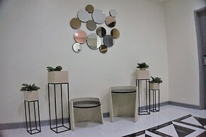 Crevice Hotel