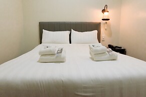 Crevice Hotel