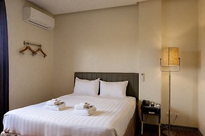 Crevice Hotel