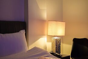 Crevice Hotel