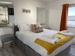 Kennedy House - Beachfront