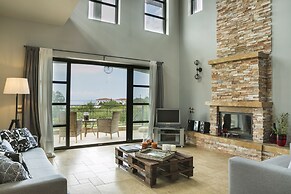 Filon Ktima Beachfront Upscale Villa