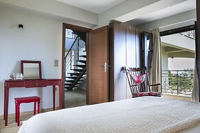 Filon Ktima Beachfront Upscale Villa