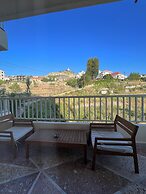 Beit Mirna Guesthouse & Chalet