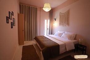 Beit Mirna Guesthouse & Chalet