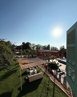 Beit Mirna Guesthouse & Chalet