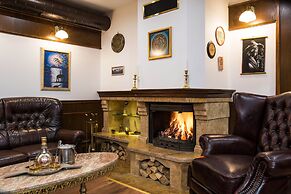 Mountain Lake Hotel