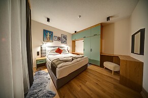 Mountain Lake Hotel