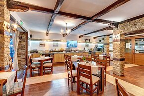 Mountain Lake Hotel
