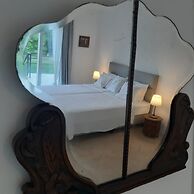 Villa White