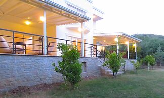 Villa White