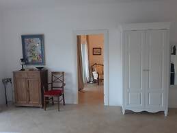 Villa White