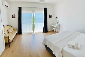 Villa White