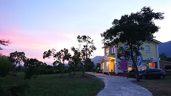 Straybirds BnB