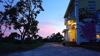 Straybirds BnB