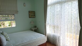 Straybirds BnB