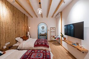 Dali Orchard Suites