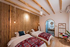 Dali Orchard Suites