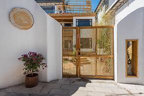 Dali Orchard Suites