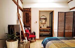 Dali Orchard Suites