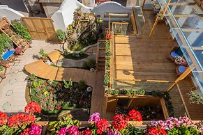 Dali Orchard Suites