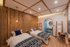 Dali Orchard Suites