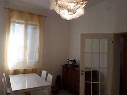 Grimaldi Apartments - Petit Maison